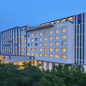 מלון Radisson, אגרה